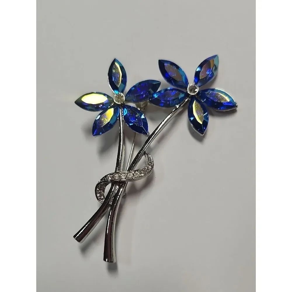 Vintage Avon Fashion Blue Rhinestone Flower Pin Brooch